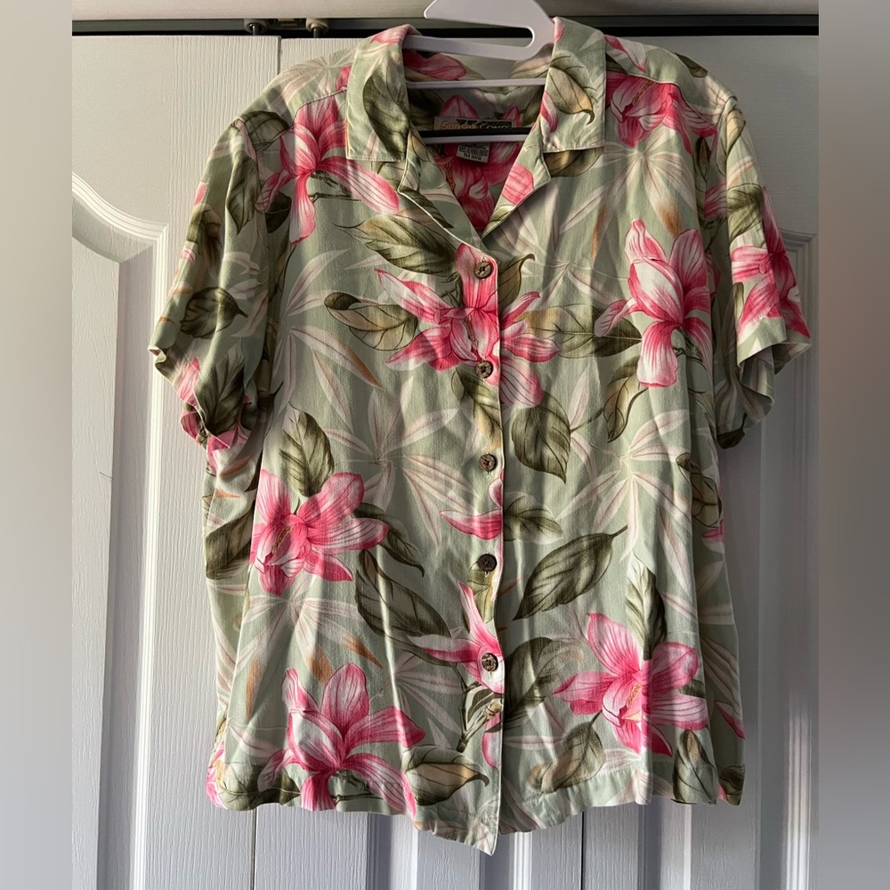Women’s Vintage Sunset Cove Hawaiian Floral Button-Up Shirt Size 1X